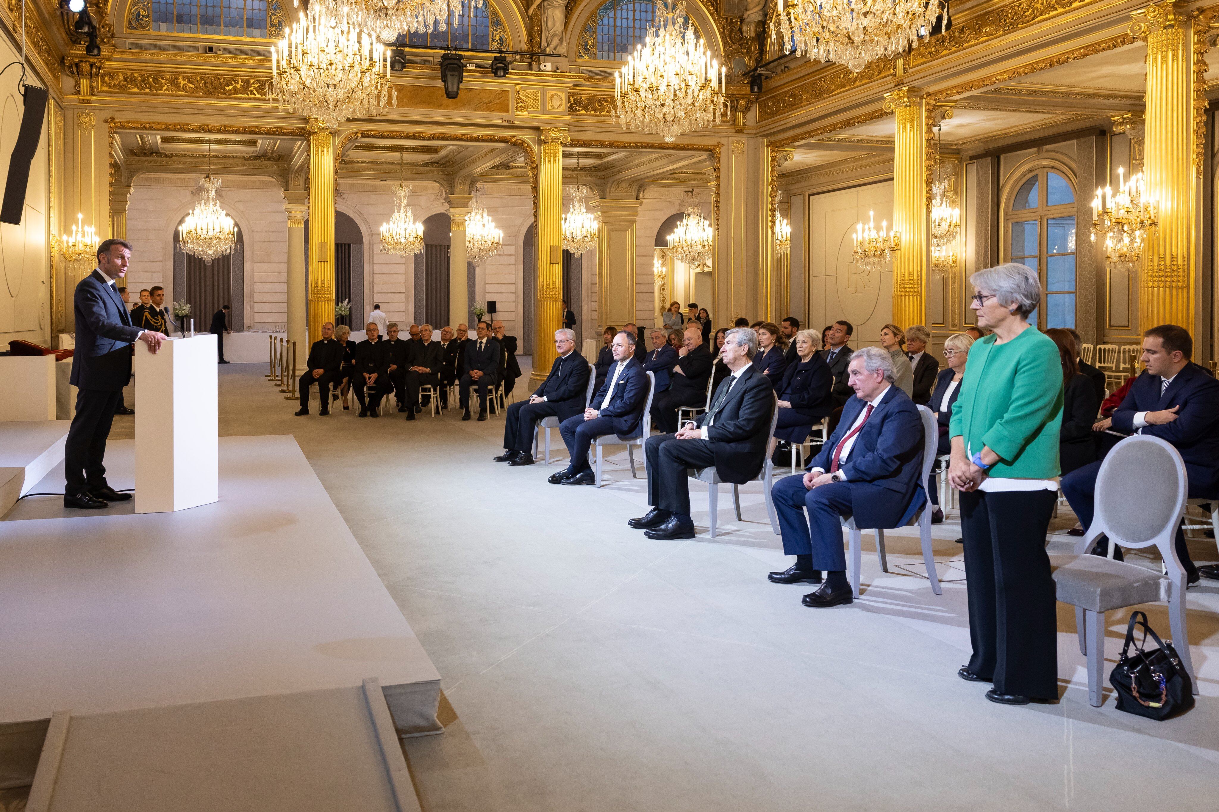 Emmanuel Macron durant l'acte de condecoració amb la Legió d'Honor a diverses autoritats andorranes el passat 14 d'octubre