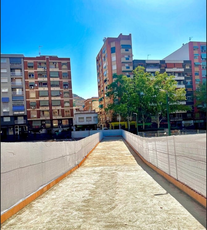 Pasarela peatonal en las obras de El Bosque