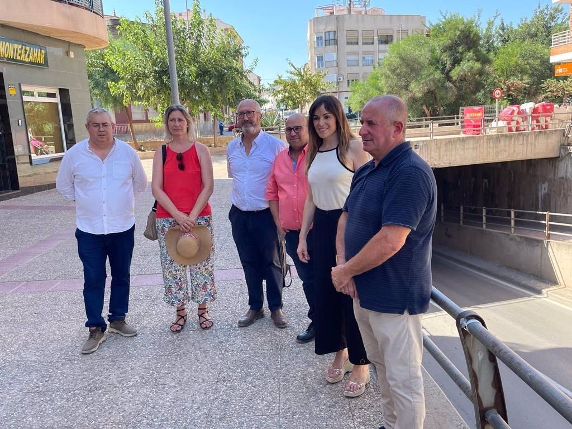 La vicealcaldesa y concejal de Fomento y Patrimonio, Rebeca Pérez, visita la pedanía de Beniaján