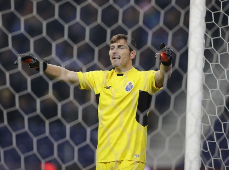 Iker Casillas en el partido que enfrentó al Oporto con el Dinamo de Kiev