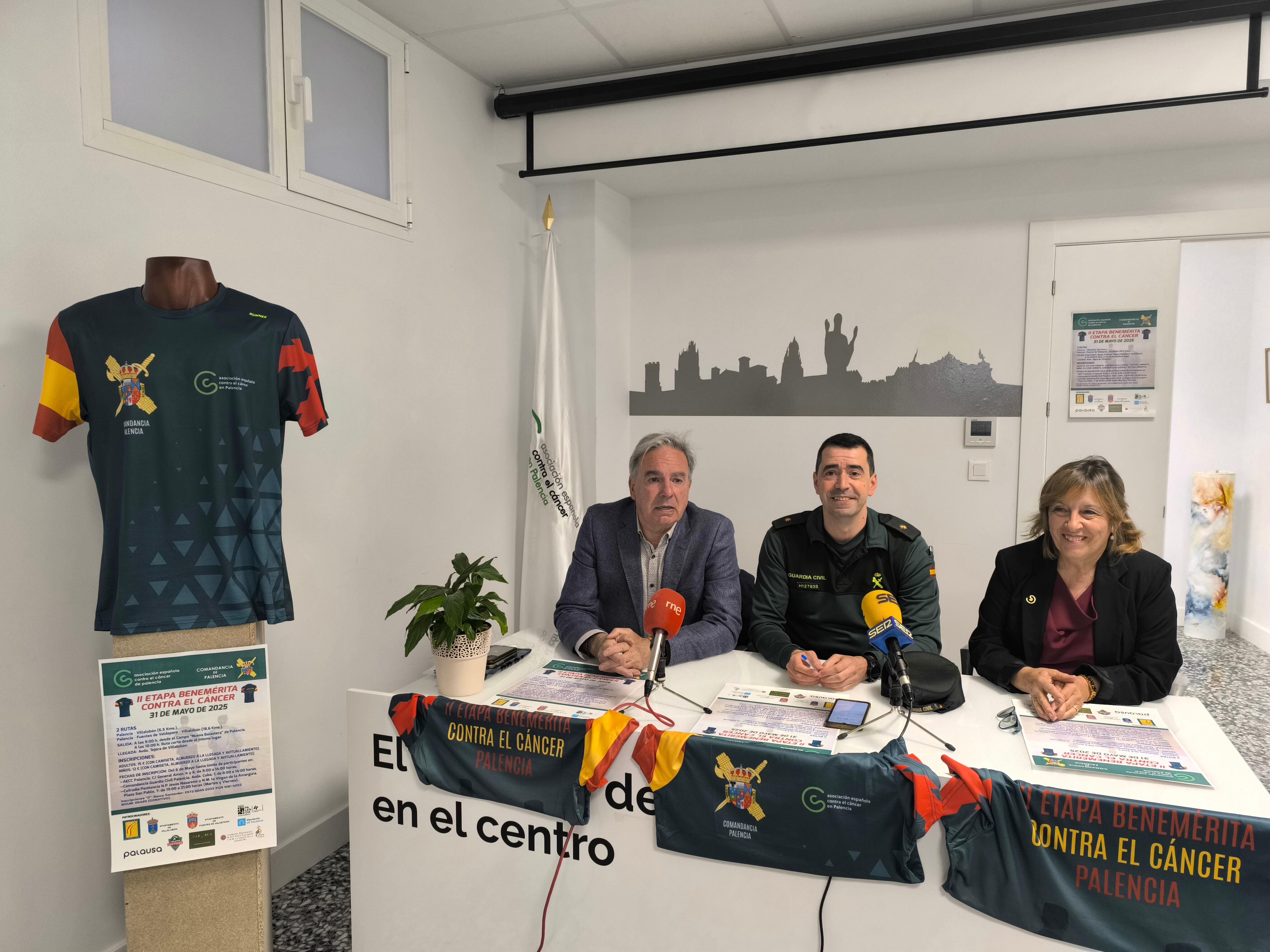 Ángel Miguel, Fernando Martín Maraña y Rosa Andrés presentan la II Etapa Benemérita Contra el Cáncer de Palencia