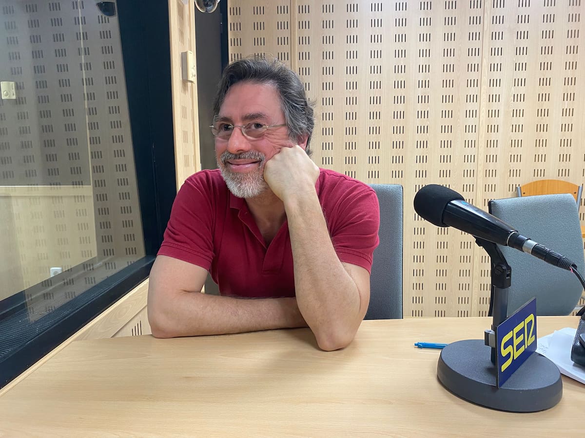 Carles Francesc Baeza: "El fil és l'alegria i la tristor que provoca l'amor que sents per a persones i/o paisatges que vols protegir"