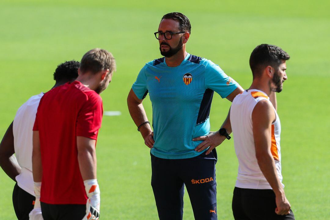 Jose Bordalas head coach of Valencia CF looks on during a Valencia CF training session at the Mestalla Stadium. On August 20, 2021, Valencia, Spain.