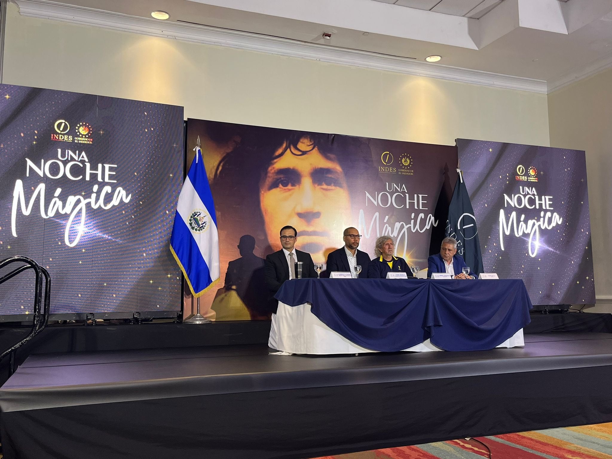 El Cádiz CF jugará el El Salvador en homenaje a Mágico González