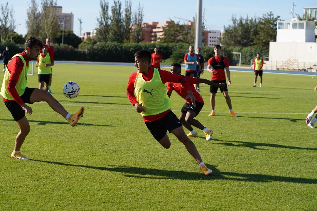 El Almería entrenó este martes en el Anexo.