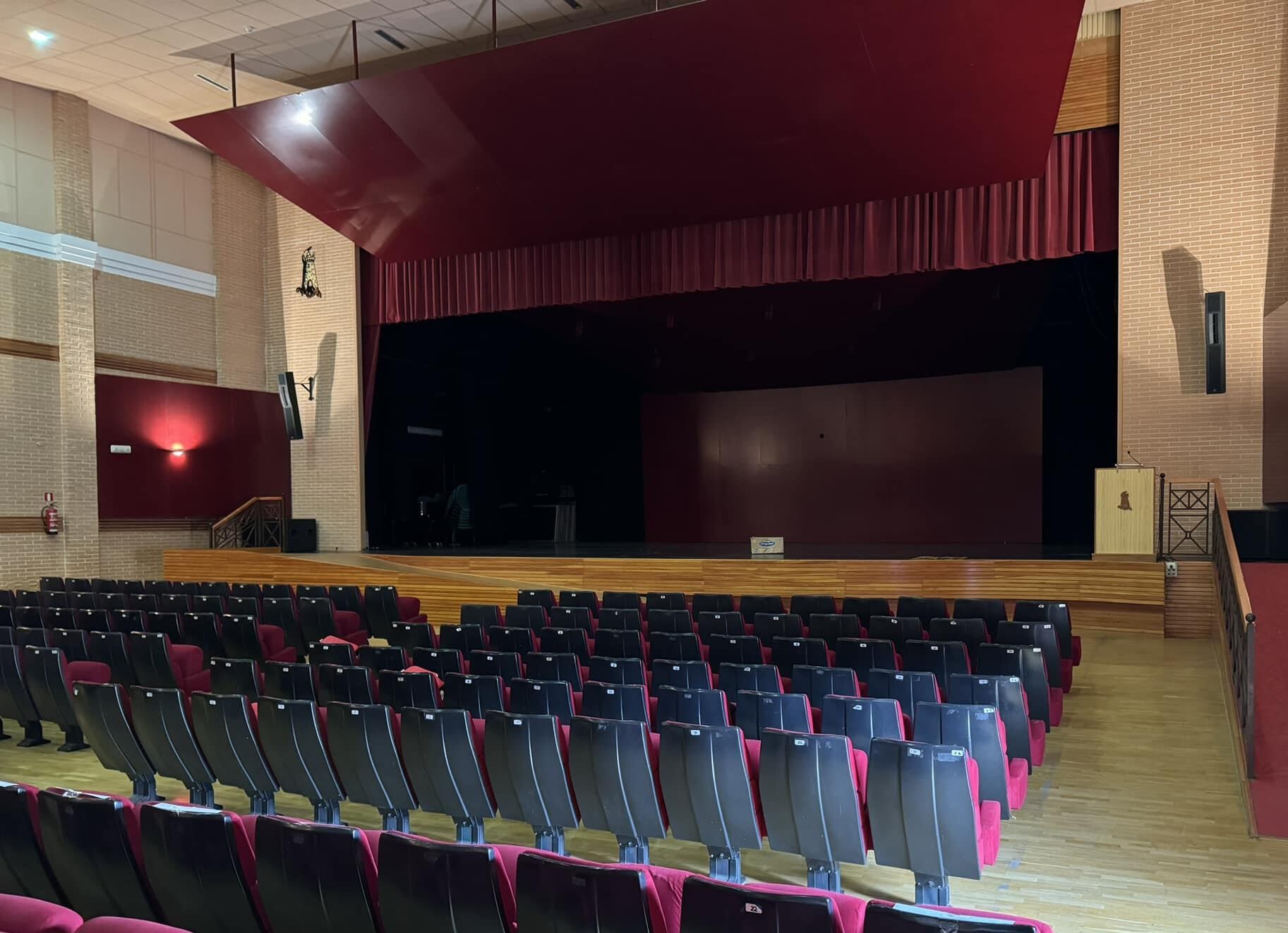 Auditorio de Mota del Cuervo sin el equipamiento del cine