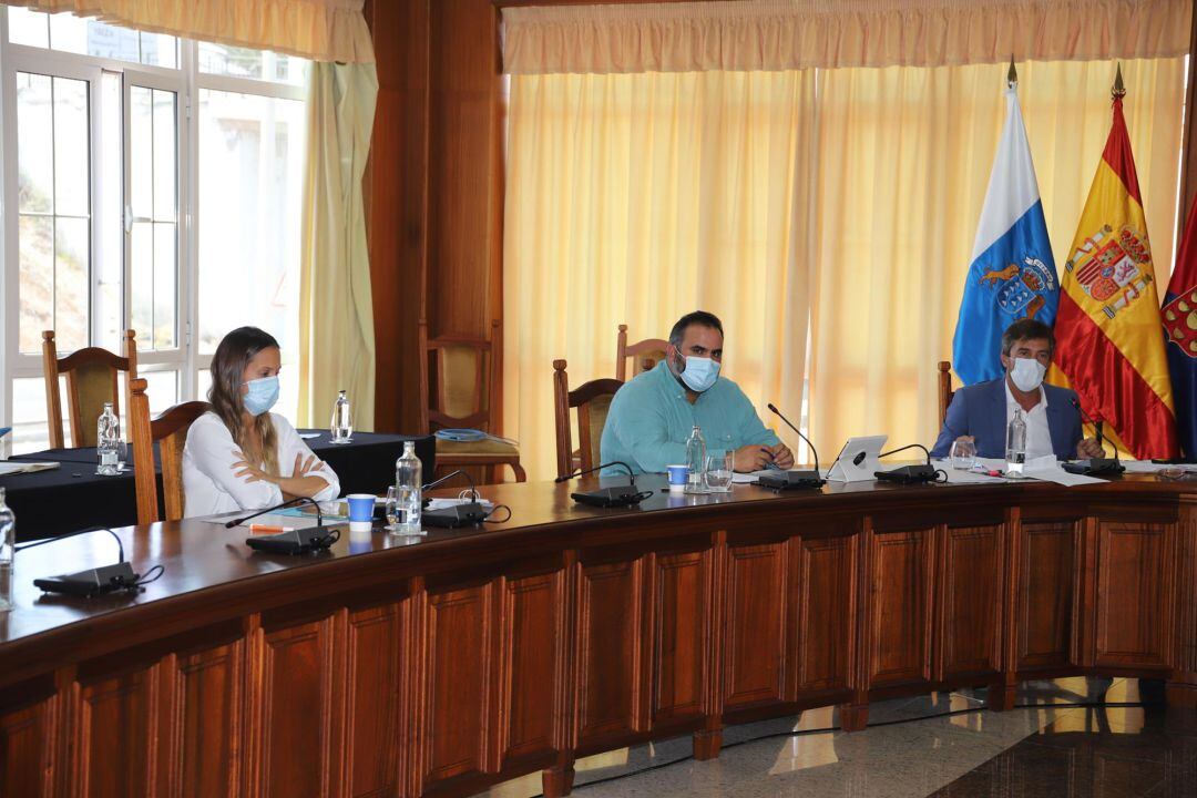 Tres de los consejeros de CC-PNC en el Cabildo de Lanzarote.