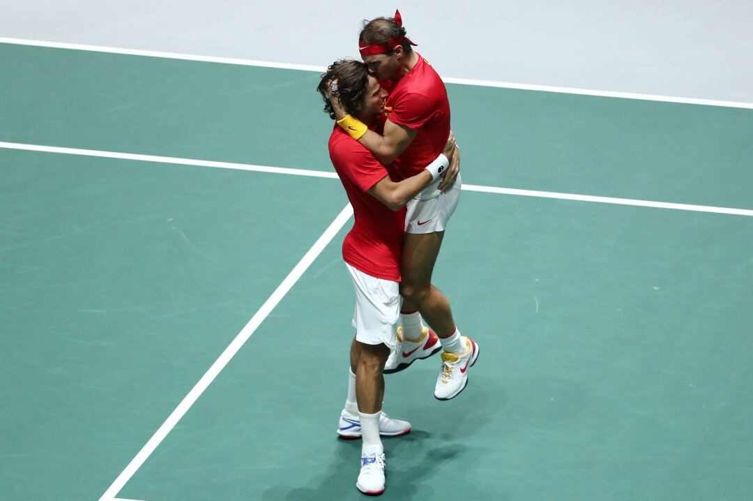 Rafa Nadal y Feliciano López celebran el paso a la final de la Copa Davis