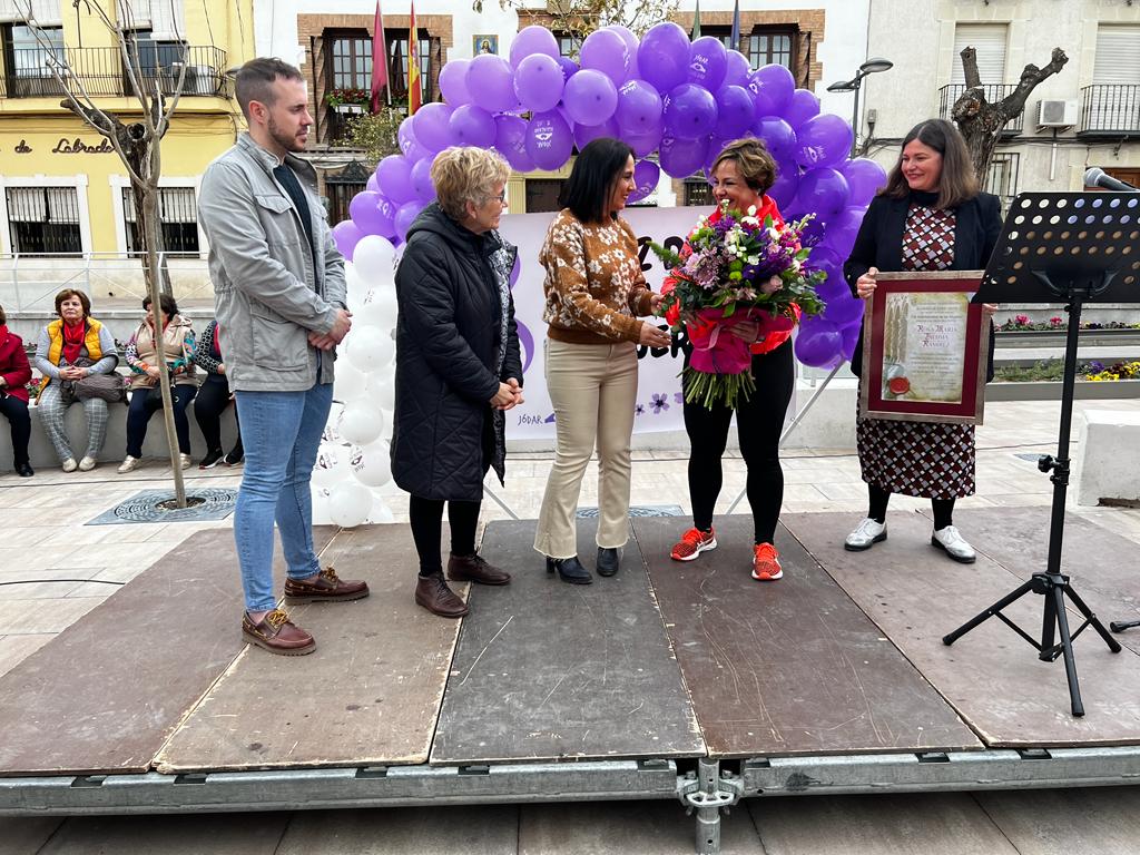 Momento del reconocimiento a Rosa M ª Viedma Ramírez