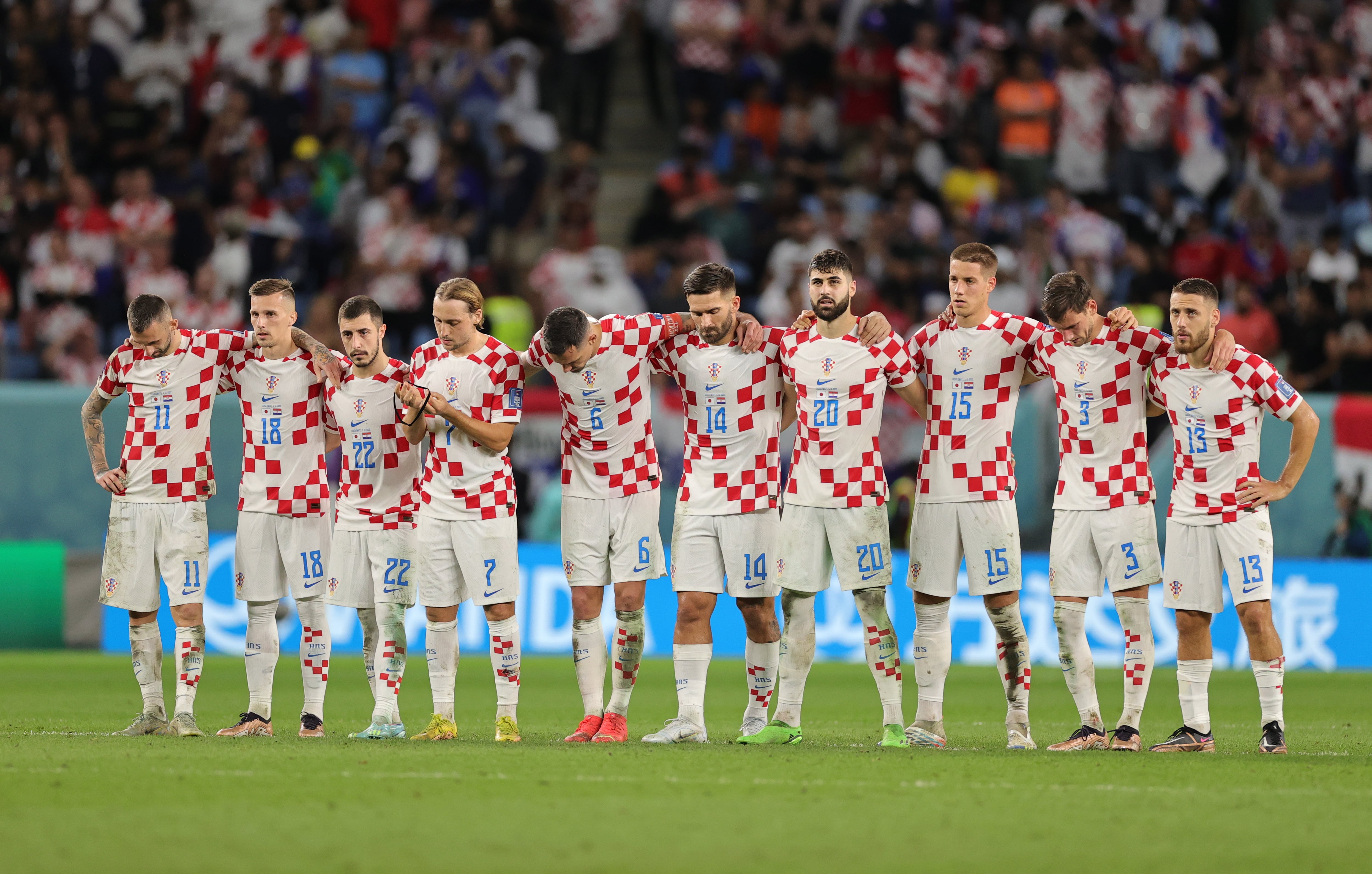 La selección croata durante la tanda de penaltis ante Japón.