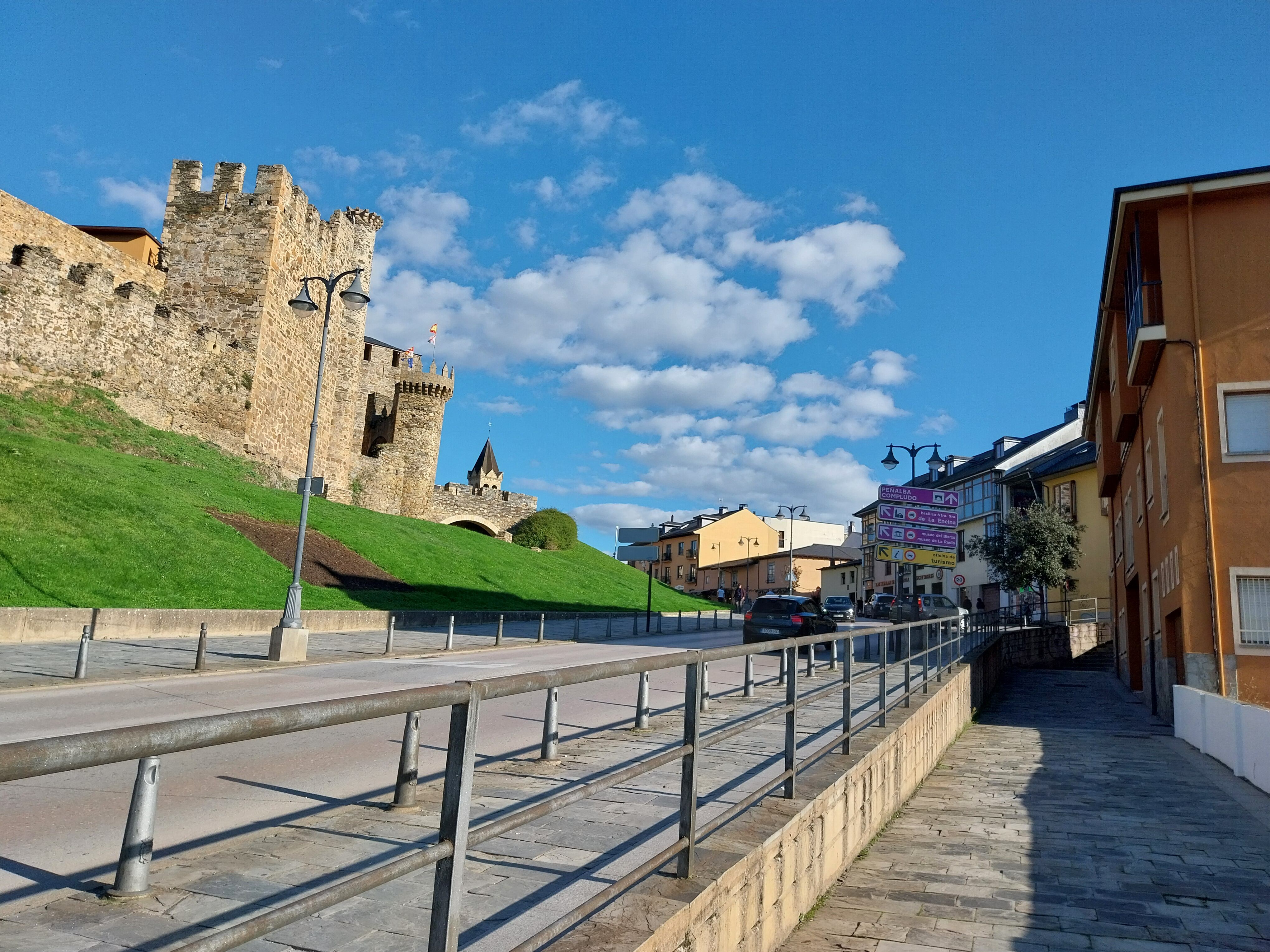 Avenida del Castillo de Ponferrada