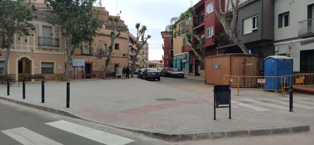 Estado actual de la plaza Valgamedios, tras la reurbanización.