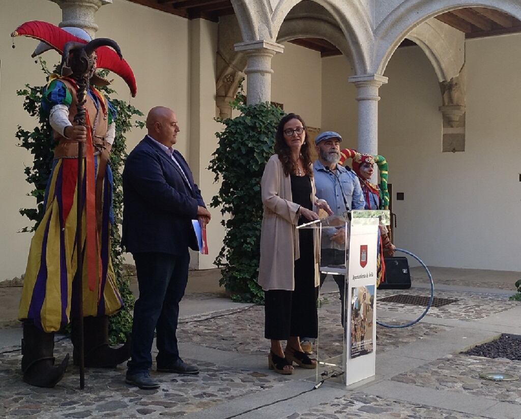 Momento de la presentación del programa de actividades del Mercado Medieval