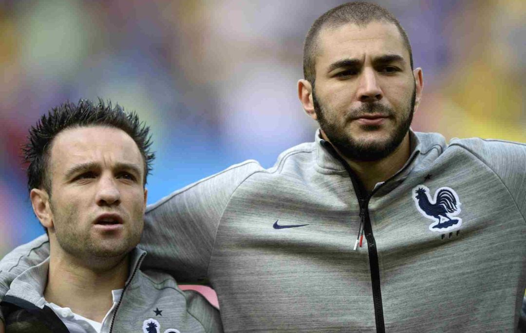 Valbuena y Benzema, en un partido de la selección francesa.