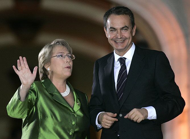 El presidente español, José Luis Rodríguez Zapatero, ha defendido la lucha contra la pobreza como clave de esta Cumbre Iberoamericana. "Vamos a hacer que este sea el tiempo en el que la única guerra sea contra la pobreza y la miseria", ha dicho el presidente español.