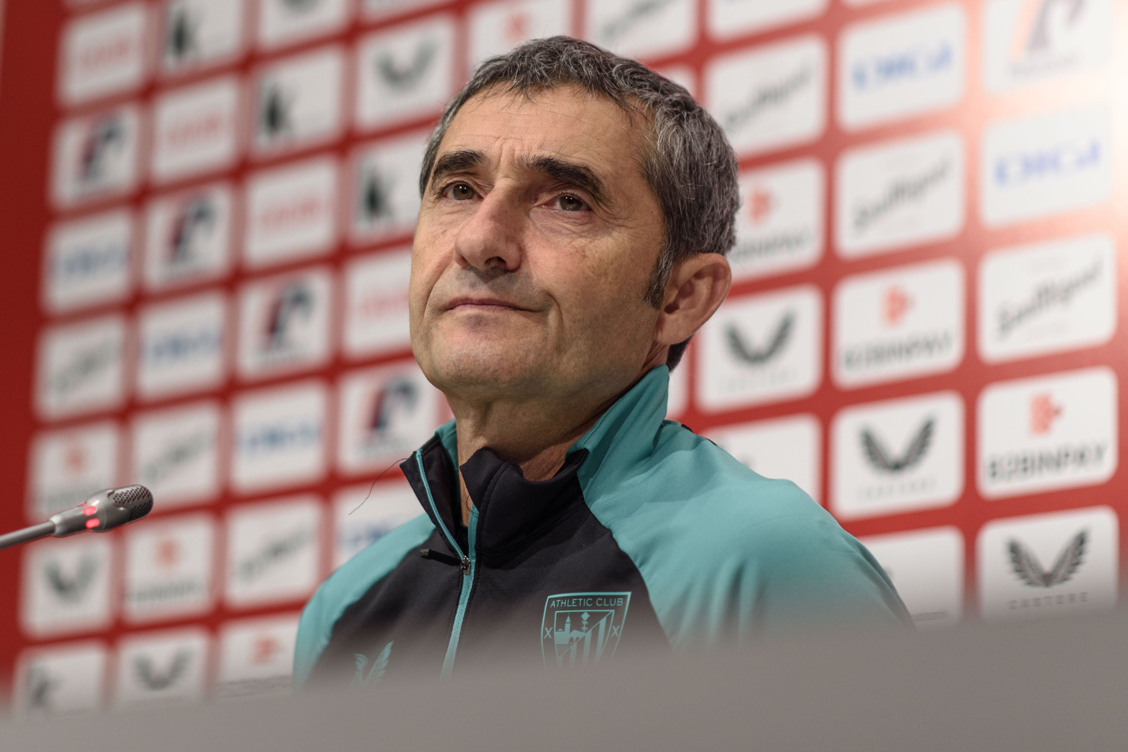 Ernesto Valverde en una rueda de prensa en las instalaciones de Lezama