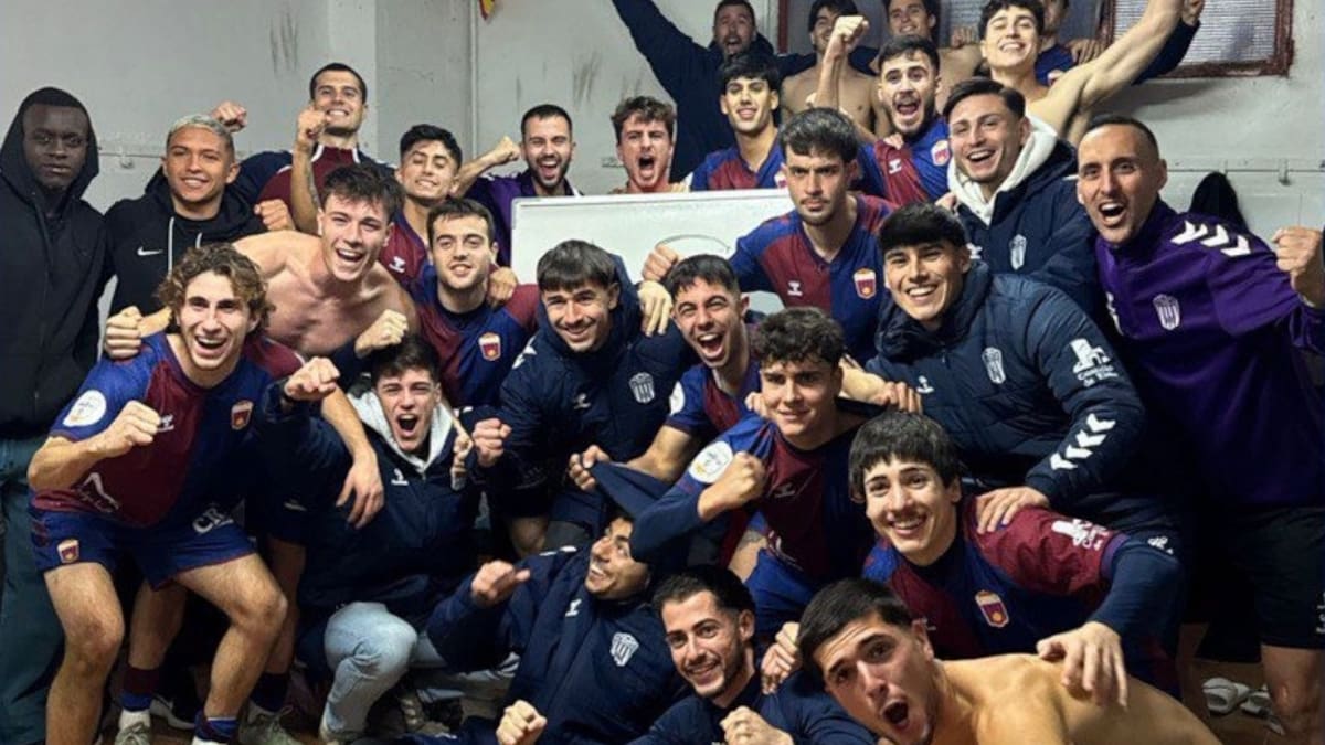 El Eldense B se impone en el descuento y sigue firme en la pelea por el ascenso (1-0)