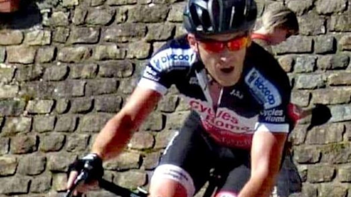 Muere el ciclista cántabro Jorge García en un accidente en carretera mientras entrenaba en Francia