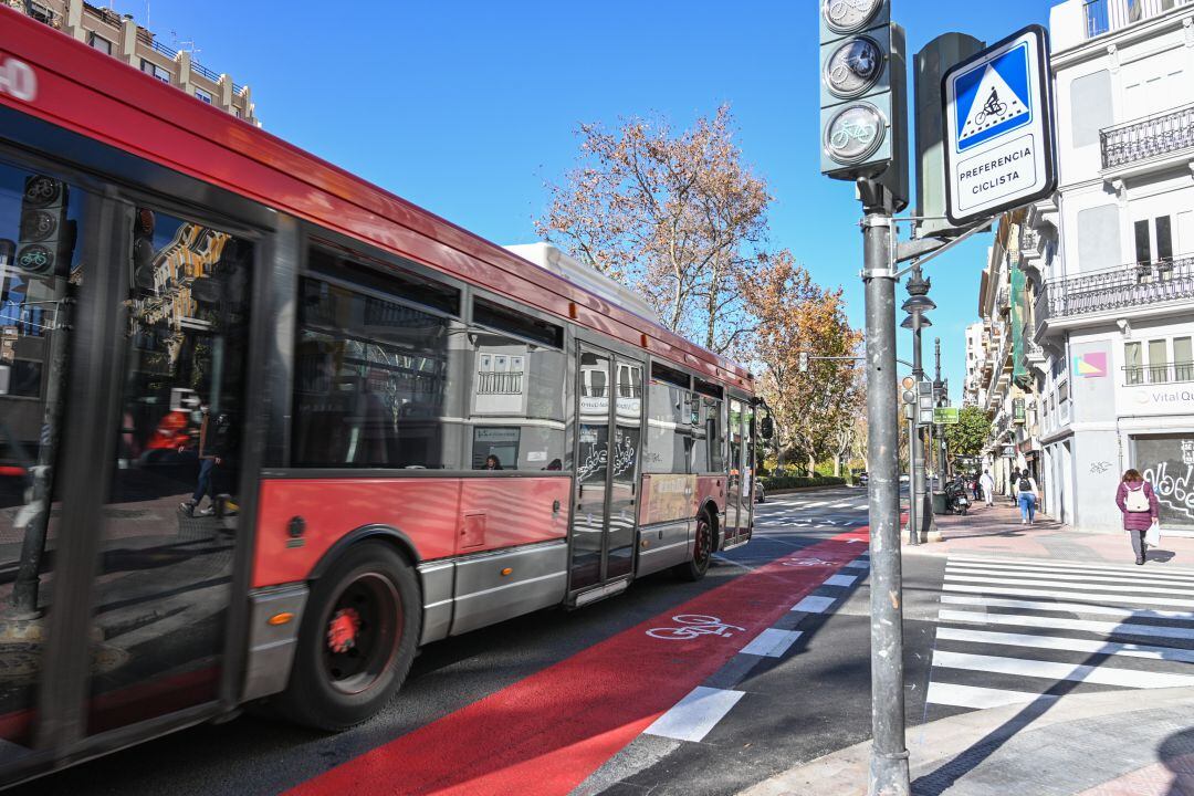 Autobús de la EMT de València en una imagen de archivo