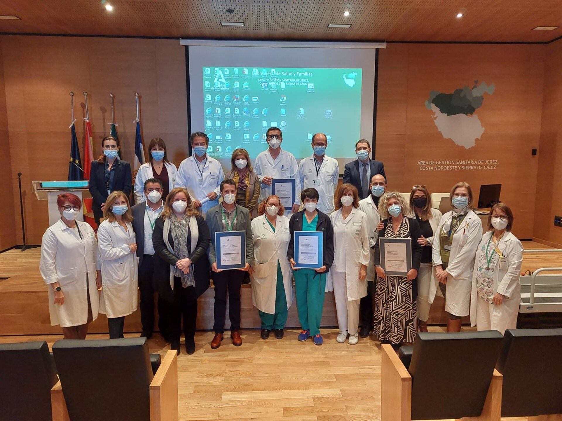 Entrega de los certificados en el Hospital de Jerez