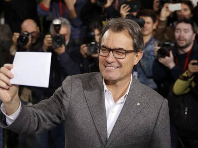 El President Artur Mas vota en la jornada del 9-N