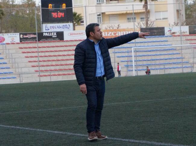 Fran Onrubia busca su primer triunfo como entrenador del Eldense