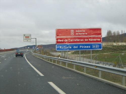 La Autovía A-21 (Autovía del Pirineo) que conecta La provincia de Huesca con Pamplona