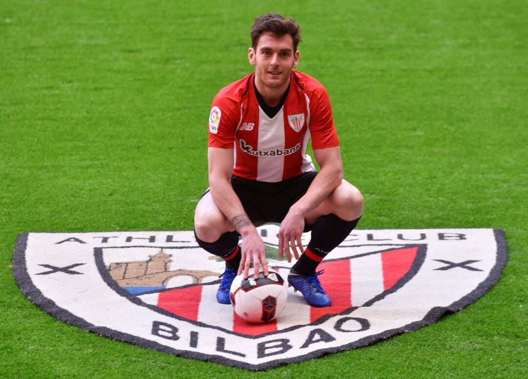 El Athletic de Bilbao ha presentado hoy al extremo izquierdo Ibai Gómez, que se incorpora procedente del Alavés