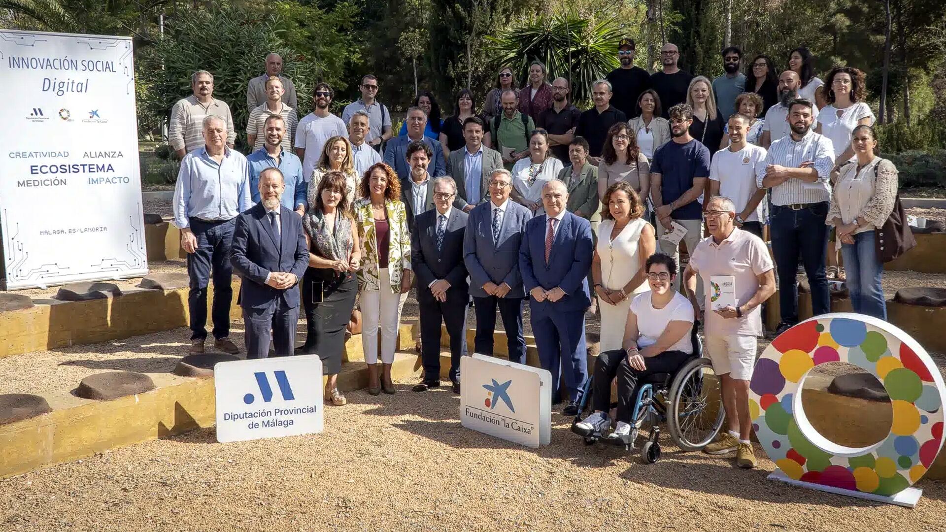 Foto de familia de los asistentes a la presentación de los proyectos de innovación social de La Noria