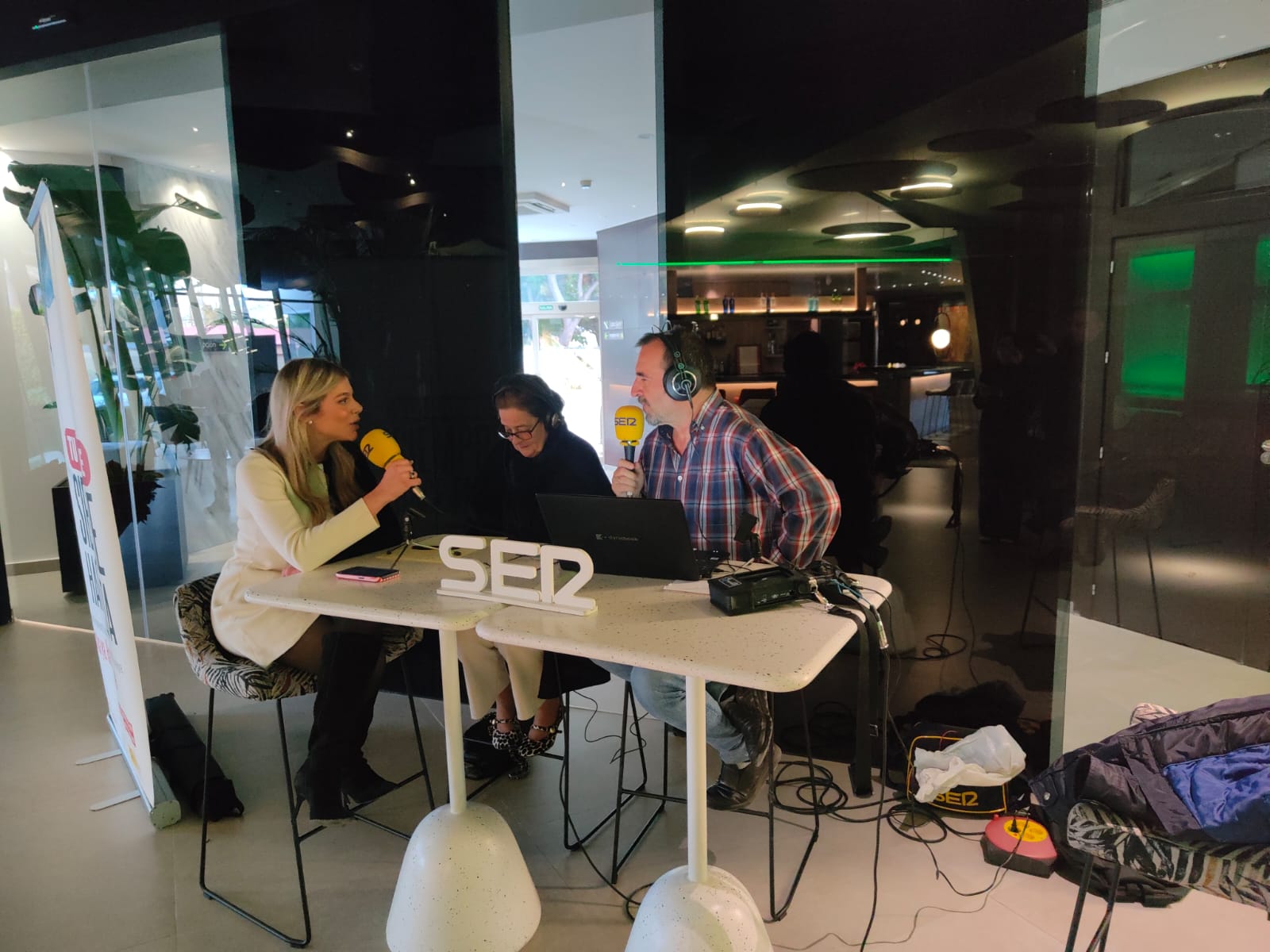 Belén Díaz, edil de Sanidad, Toñi Gómez, responsable del centro regional de Hemodonación  y Miguel Meroño