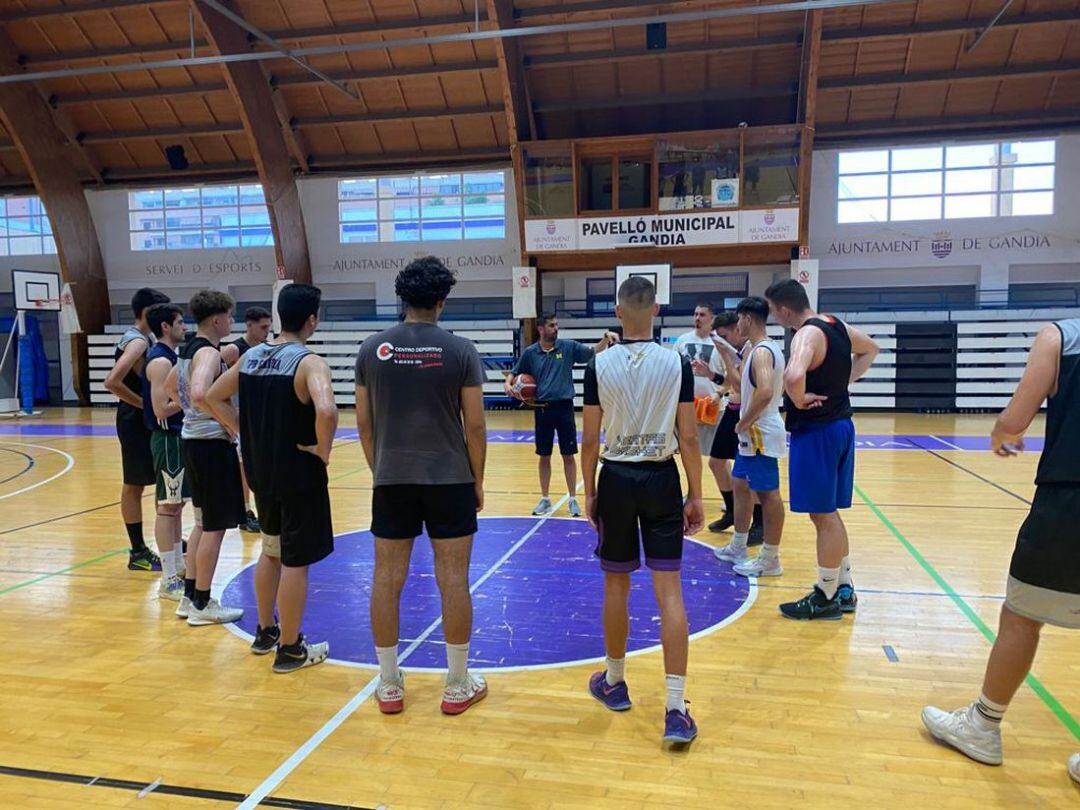 Primer entrenamiento de Alejandro Mesa en el mes de junio