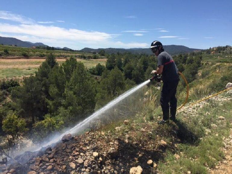 Los bomberos del Consorcio y de los parques de Cartagena y Murcia han intervenido en 24 incendios de diversa índole