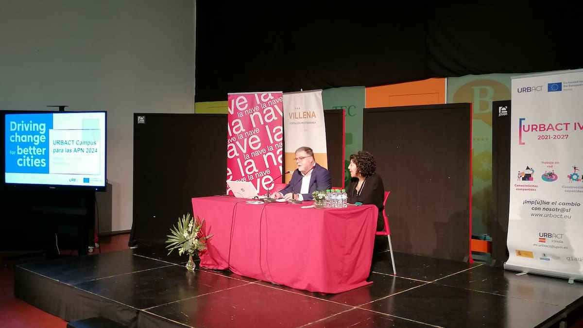 Alcalde de Villena y responsable de URBACT ESPAÑA en Radio Villena SER