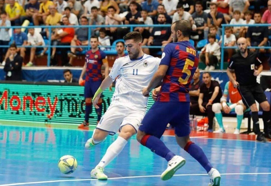 Albero Saura en un encuentro. 