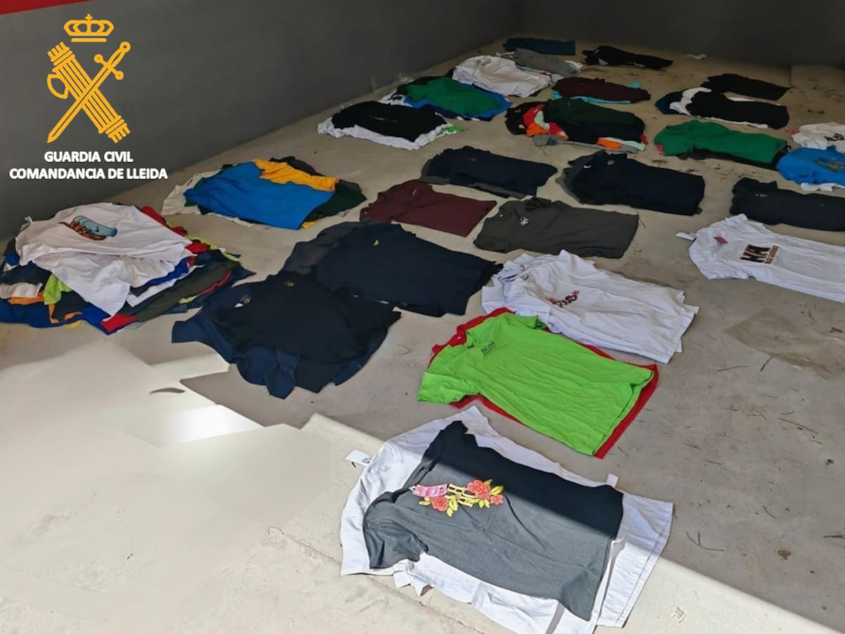 Intervenen més de 200 peces de roba falsificades al mercat de Cervera valorades en 24.000 euros