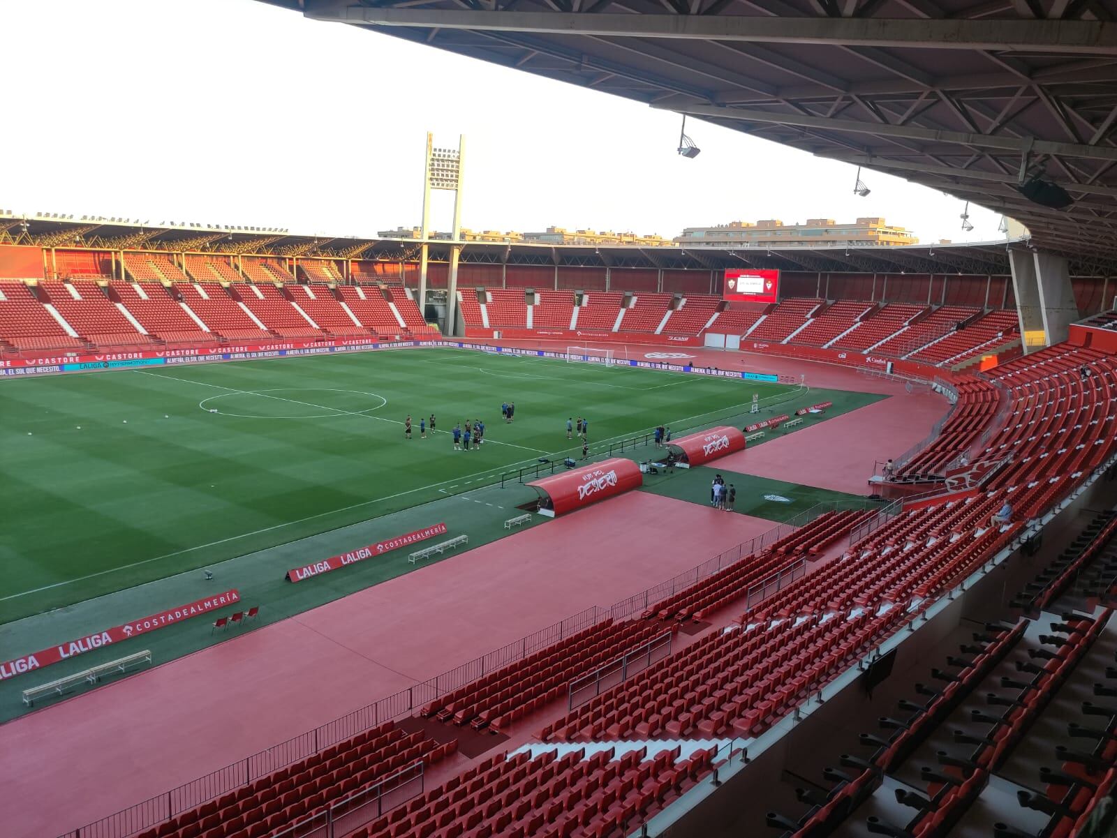 El Estadio de los Juegos Mediterráneos se quedó sin fútbol el pasado domingo.