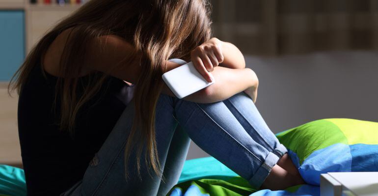 El detenido contactó con la chica a través de una red social