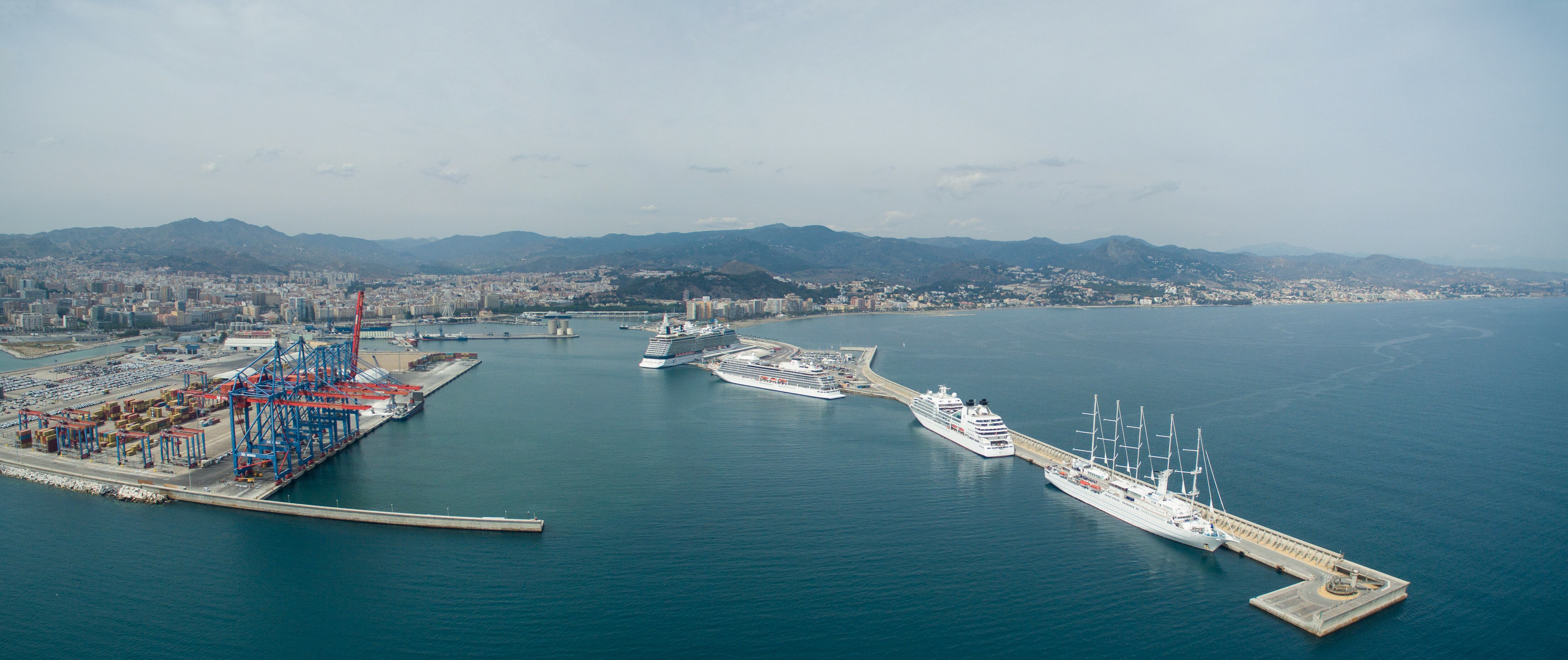 Cruceros en el puerto