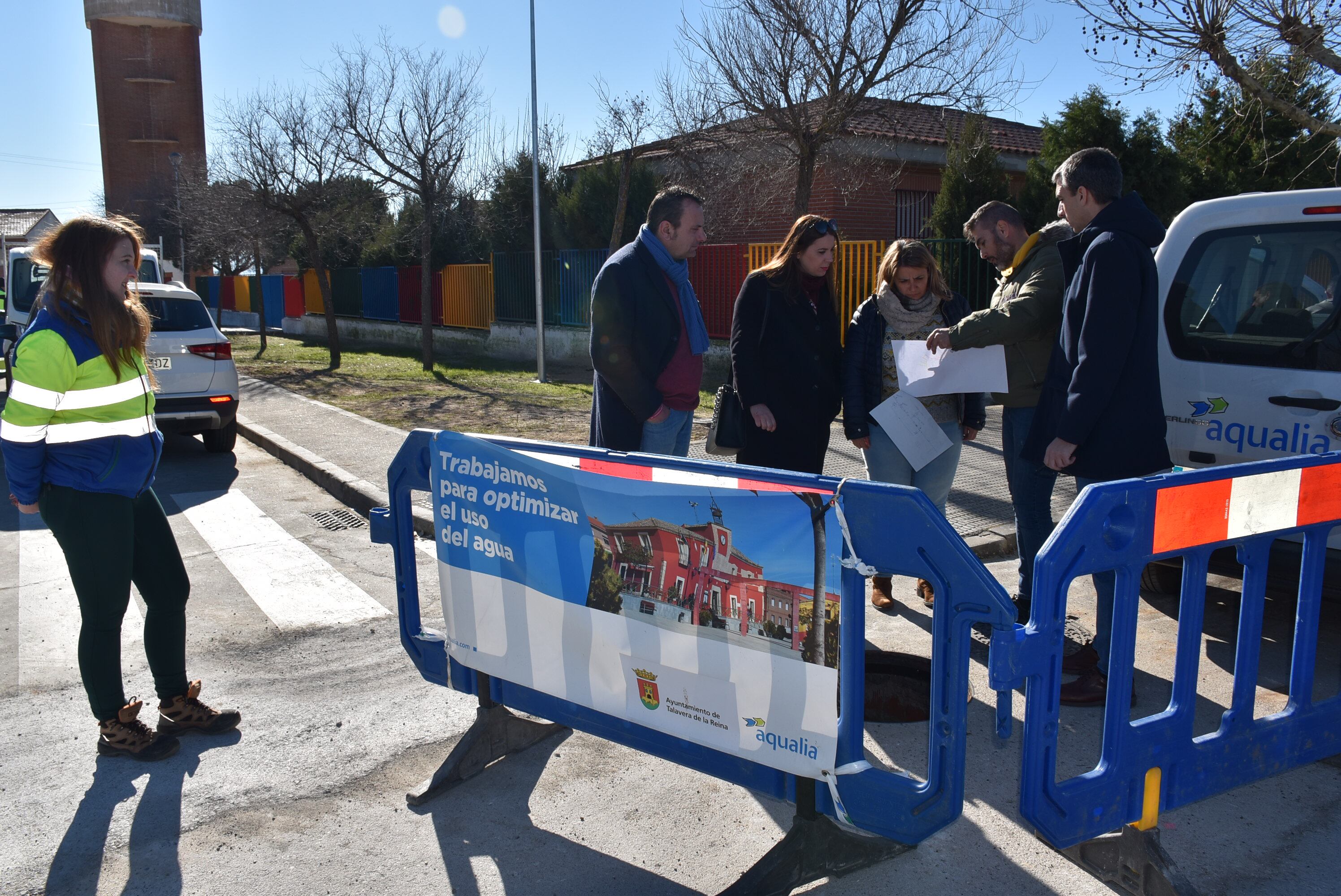 La alcaldesa visitando las obras