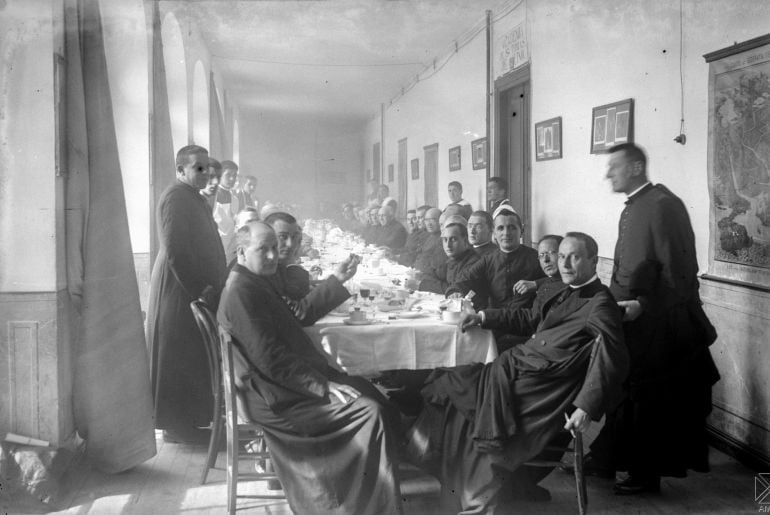 BANQUETE DE LA COLOCACIÓN DE LA PRIMERA PIEDRA DEL SEMINARIO DE VITORIA-GASTEIZ.1926