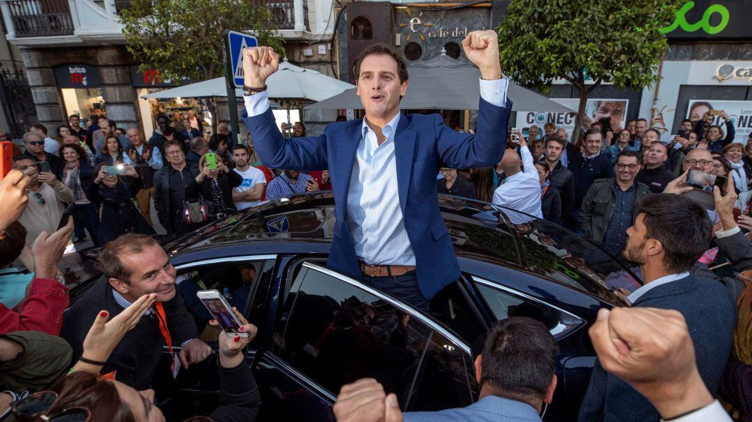 El candidato a la presidencia del Gobierno por Ciudadanos ,Albert Rivera, esta tarde durante el mitin que ha ofrecido en la Plaza de Europa de Murcia.