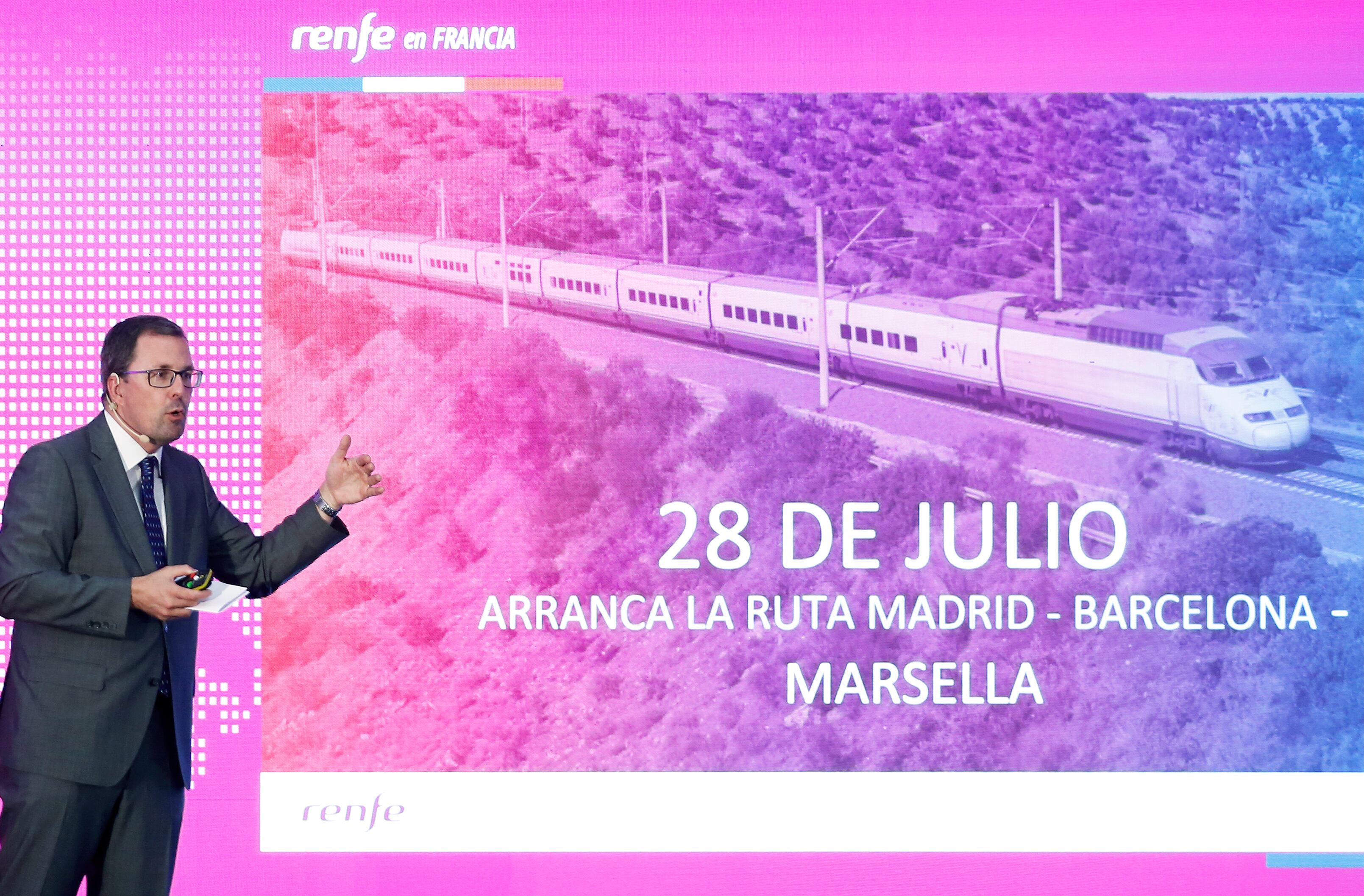 El president de Renfe, Raül Blanco, durant la presentació en la que ha anunciat que Renfe començarà a operar entre Barcelona i Lió el 13 de juliol. EFE/Andreu Dalmau