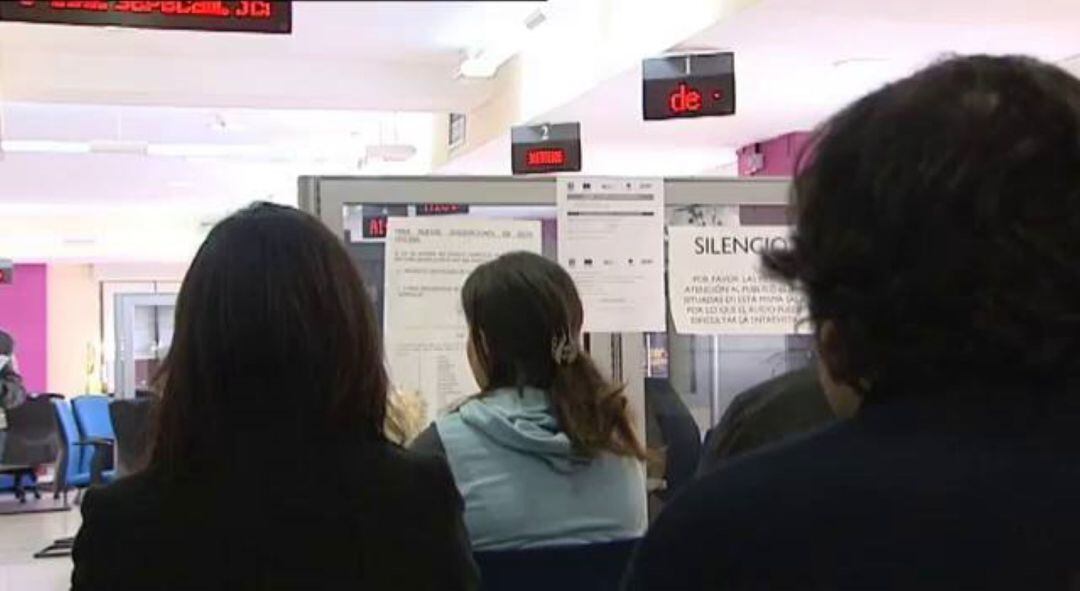 L'atur dóna un avís a l'economia illenca ja que la tasa interanual de persones sense feina augmenta després de gairebé set anys.