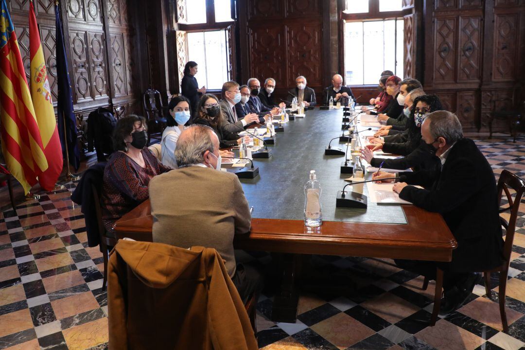 Reunión sobre la financiación de la Comunitat Valenciana en el Palau de la Generalitat