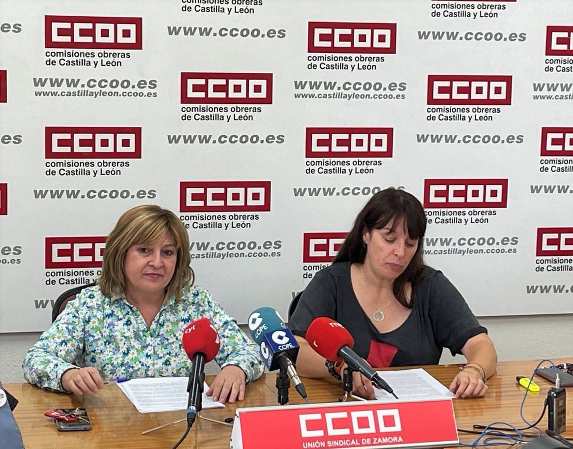 Trinidad Acebes, secretaria general de Comisiones Obreras en Zamora, y la Secretaria Provincial de Habitat de CCOO Zamora, Verónica Huerga