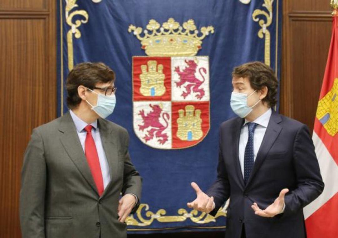 El Ministro de Sanidad, Salvador Illa, y el presidente de la Junta de Castilla y León, Alfonso Fernández Mañueco, en una imagen de archivo