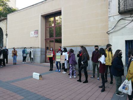 Padres y alumnos reclaman la vuelta a la jornada lectiva de mañana