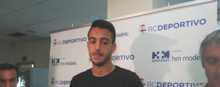 Joselu tras pasar reconocimiento médico.