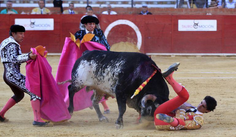 El torero segoviano de 29 años Víctor Barrio falleció en la plaza de toros de Teruel tras sufrir una grave cogida.