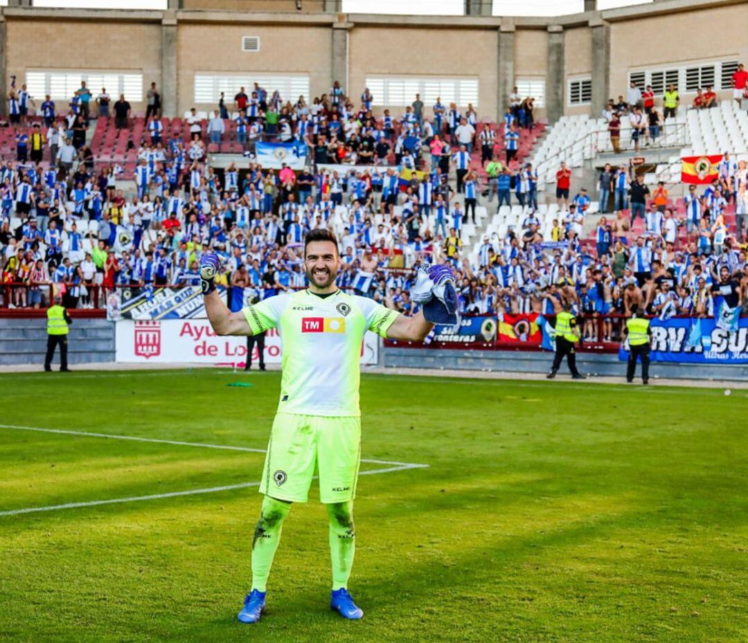 Ismael Falcón celebra la clasifiación para la gran final